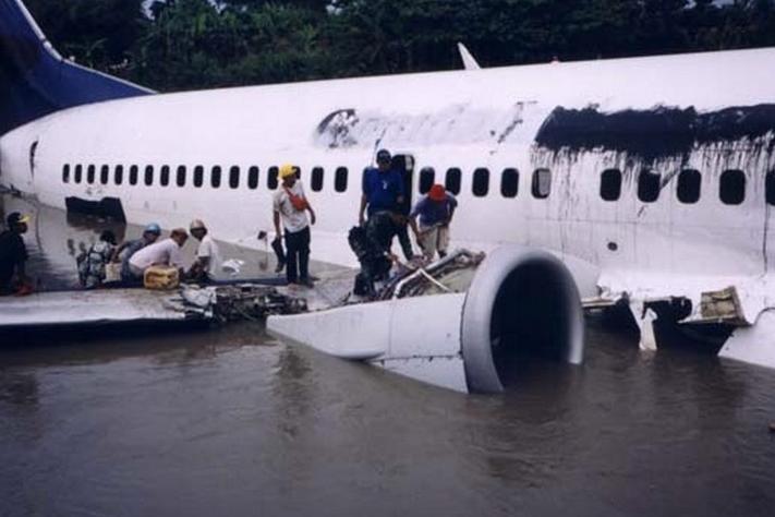 嘉鲁达印尼航空421号航班