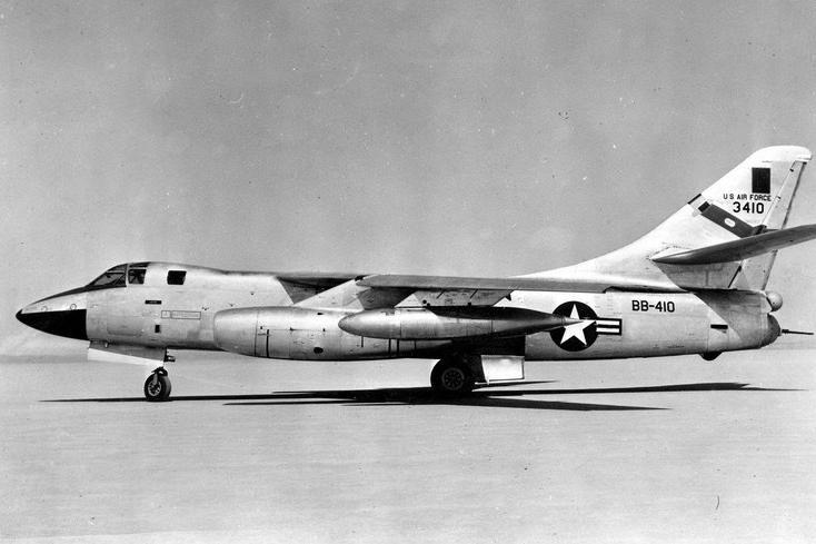 道格拉斯B-66“毁灭者”轰炸机